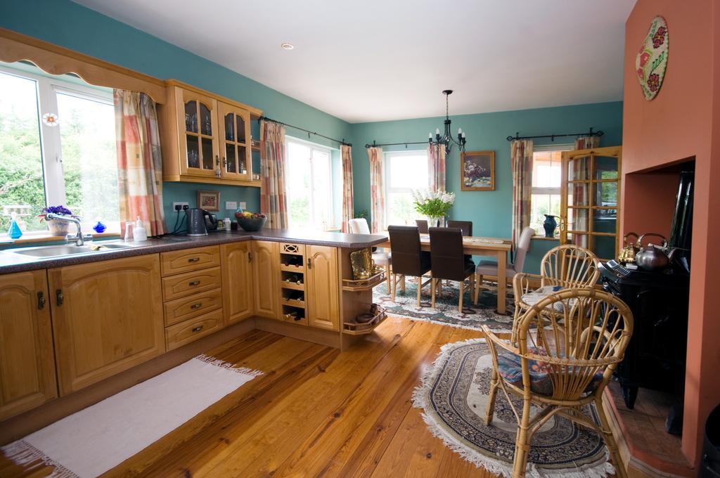 Lake Rise Holiday Home At Kilmaddaroe Carrick on Shannon Rum bild